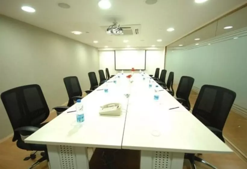 Fotos del hotel Davanam Sarovar Portico Suites:  7