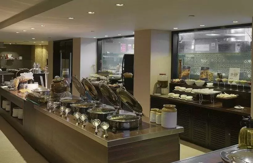 Fotos del hotel Davanam Sarovar Portico Suites:  14