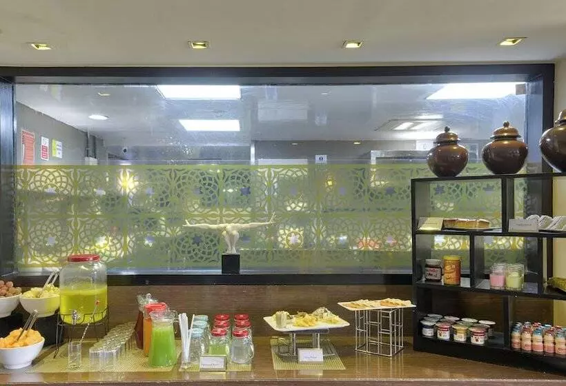 Fotos del hotel Davanam Sarovar Portico Suites:  12