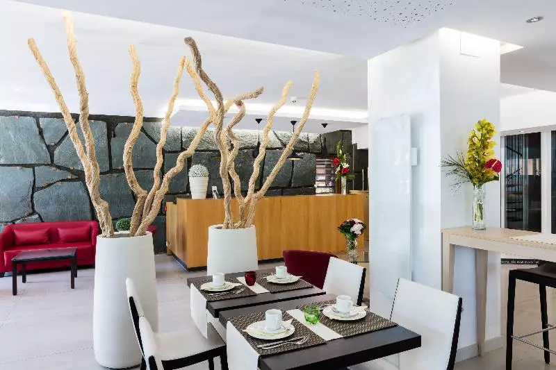 Fotos del hotel Hôtel Rotonde:  10