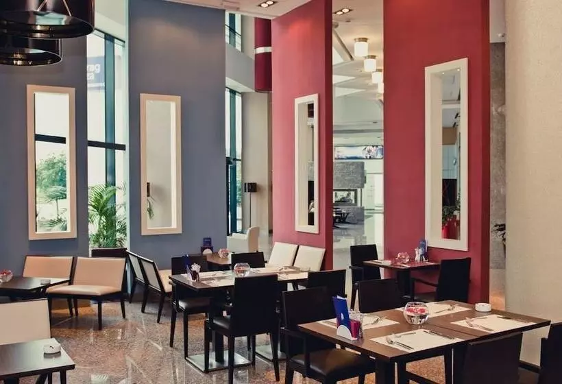 Fotos del hotel Chirag Plaza:  3