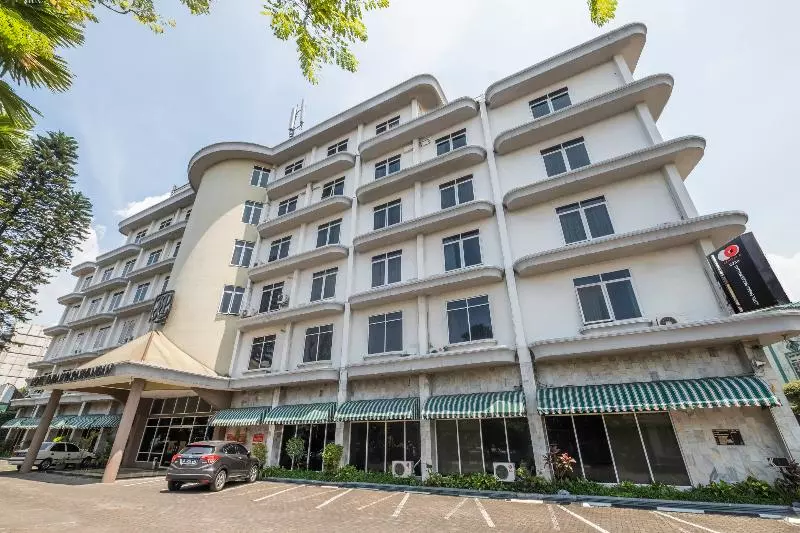 Fotos del hotel Capital O 2239 Hotel Endah Parahyangan:  12