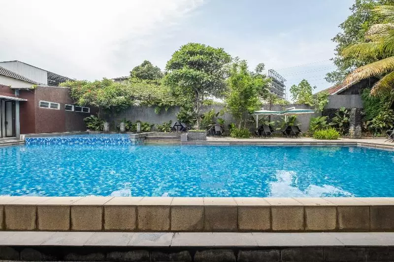 Fotos del hotel Capital O 2239 Hotel Endah Parahyangan:  9