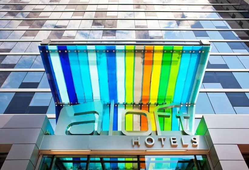 Aloft Chicago Downtown River North