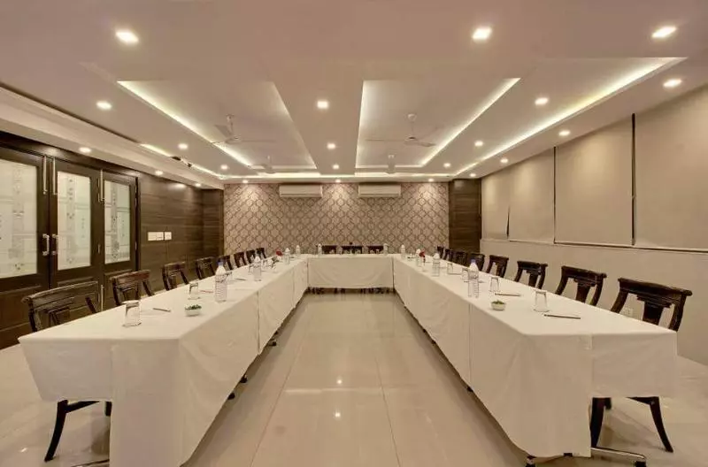 Fotos del hotel Sky Rich International Karol Bagh  Fully Vaccinated Staff:  4