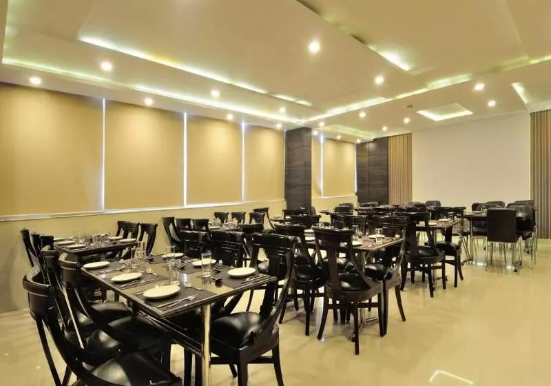 Fotos del hotel Sky Rich International Karol Bagh  Fully Vaccinated Staff:  7