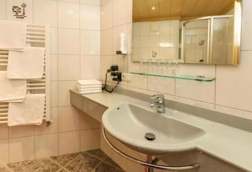 Fotos del hotel Alpen Tauernstüberl:  3