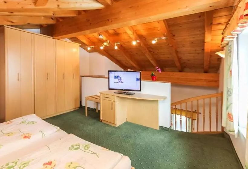 Fotos del hotel Alpen Tauernstüberl:  25