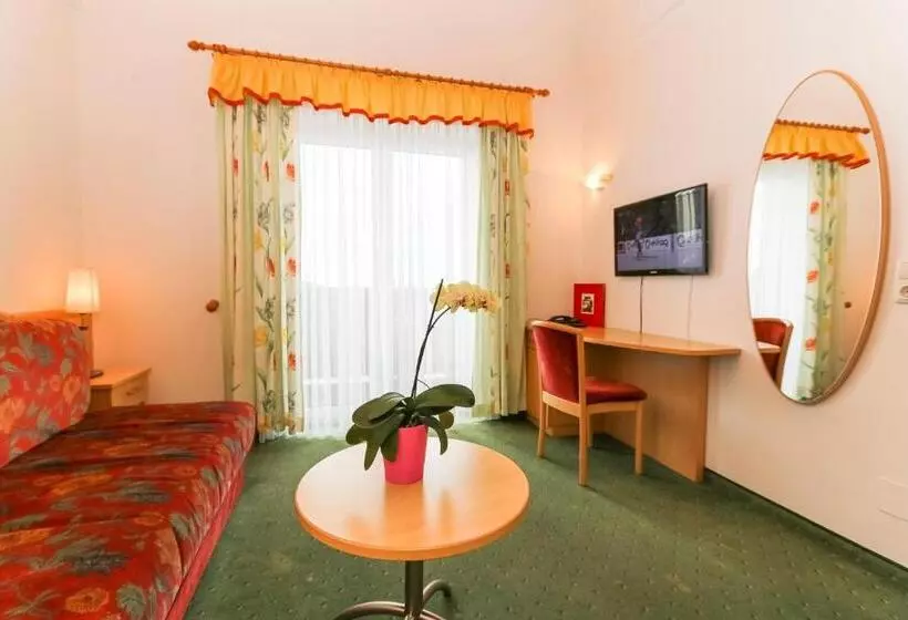 Fotos del hotel Alpen Tauernstüberl:  16