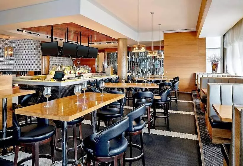 Fotos del hotel Four Points By Sheraton Calgary Airport:  7