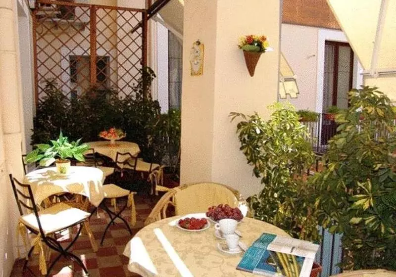 Fotos del hotel Valentino:  2