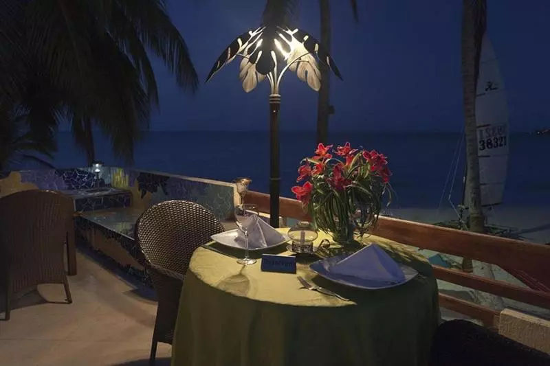 Fotos del hotel Cocoplum Beach:  3