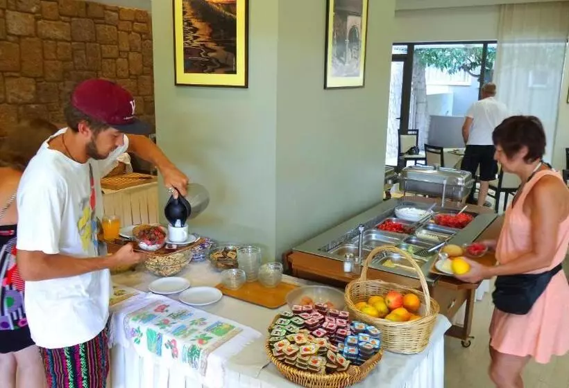 Fotos del hotel Michel Apartments:  9