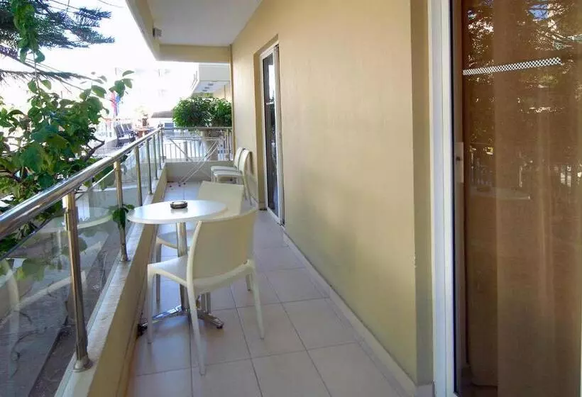 Fotos del hotel Michel Apartments:  8