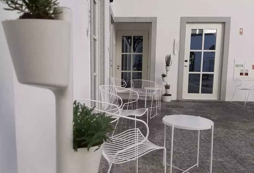 Fotos del hotel Mourasuites:  7