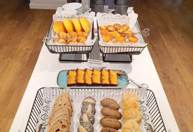 Fotos del hotel Mourasuites:  5