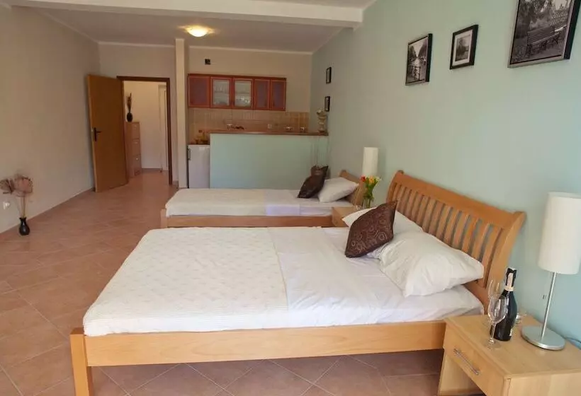 Bella Vista Apartaments