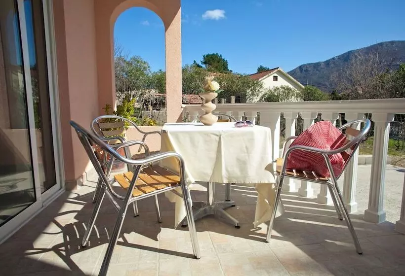 Fotos del hotel Bella Vista Apartaments:  2