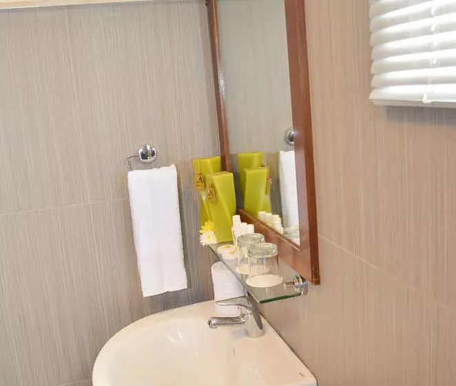 Fotos del hotel Lemon Tree Inn:  6