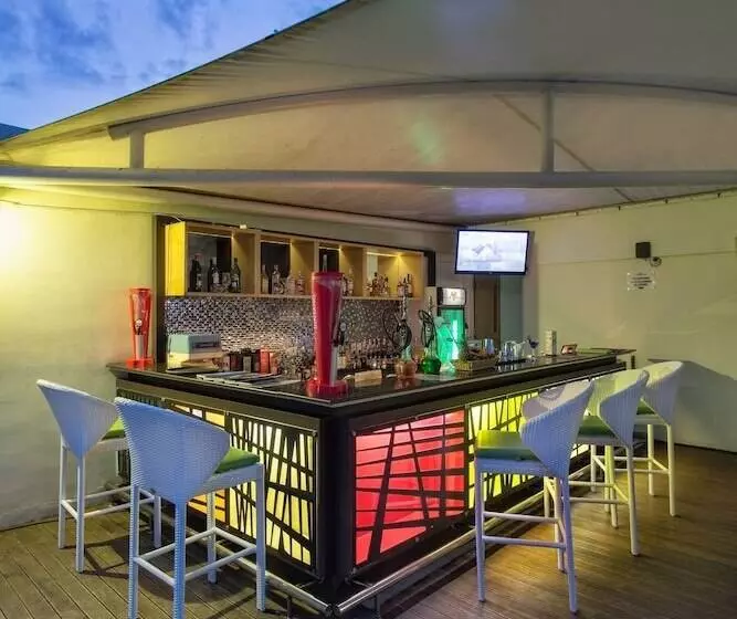 Fotos del hotel Maxonehotels At Bukit Jimbaran:  14