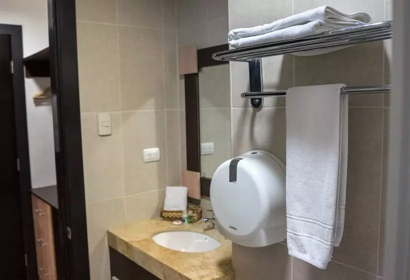 Fotos del hotel Mc Suites:  10