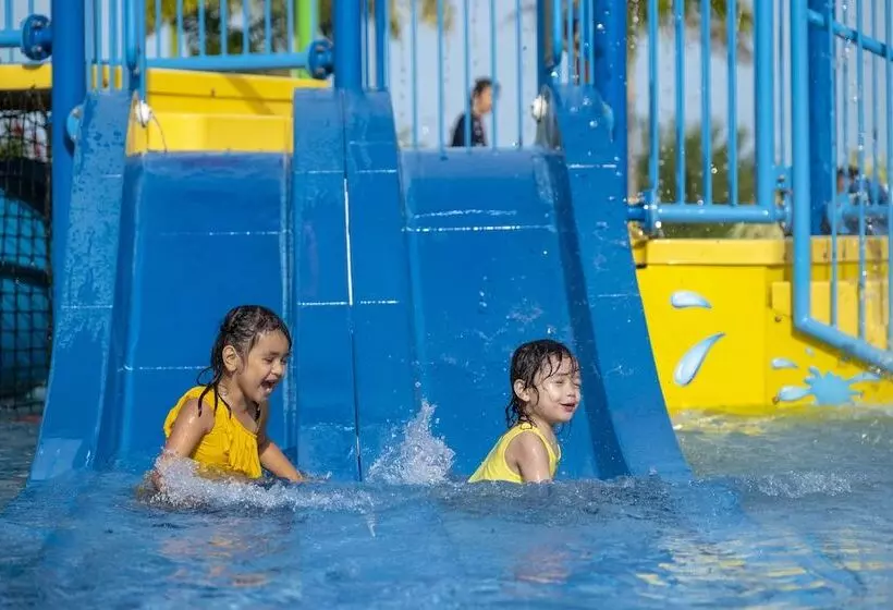 Solea Seaview Resort