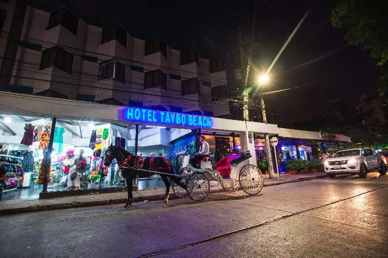 Fotos del hotel Taybo Beach:  4