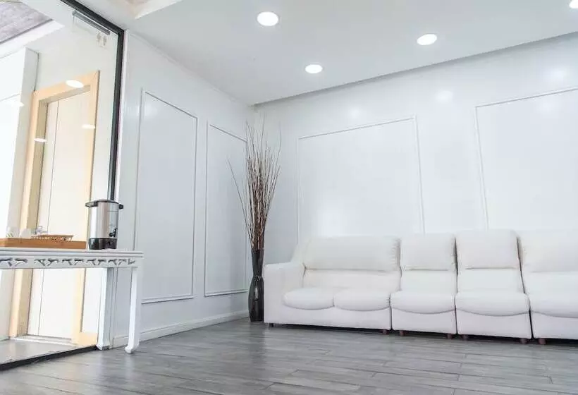 Fotos del hotel Weston Suites:  2