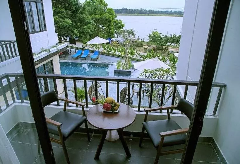 Fotos del hotel The Corner Riverside Villa:  12