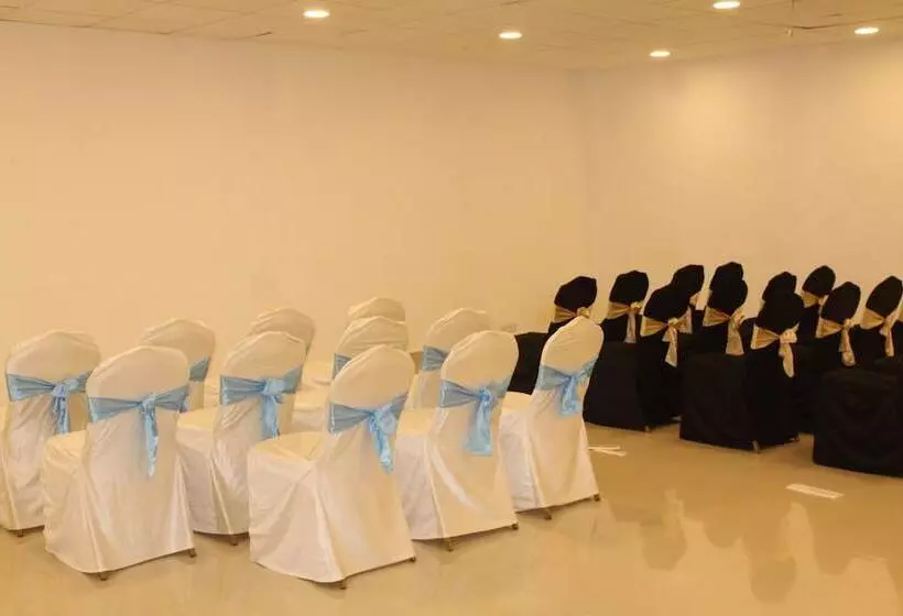 Fotos del hotel Citrus Sriperumbudur:  17