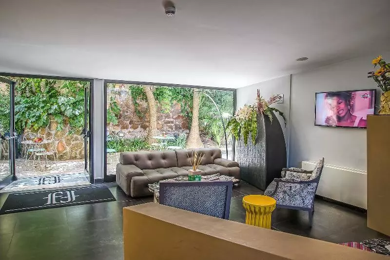 Fragrance Hotel St. Peter