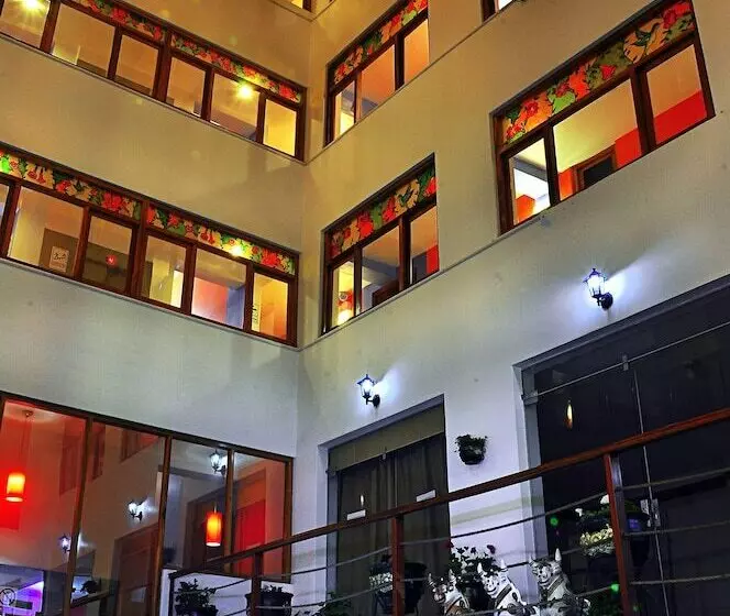 Fotos del hotel Intiqa:  3