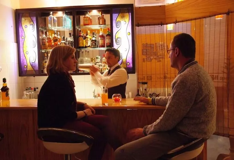 Fotos del hotel Intiqa:  5