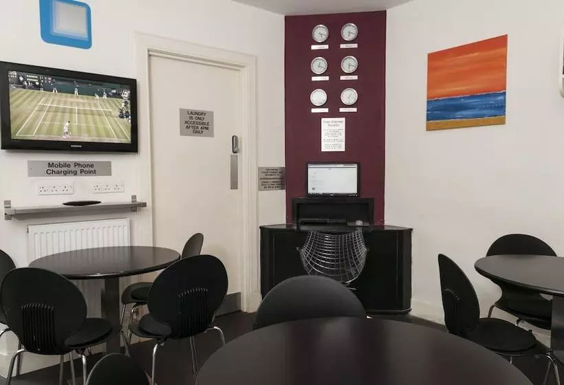 Fotos del hotel West End Hostel:  4