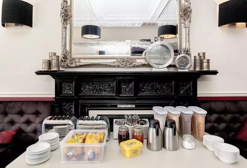 Fotos del hotel West End Hostel:  14