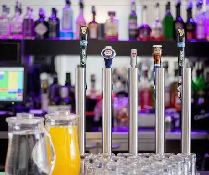 Fotos del hotel West End Hostel:  3