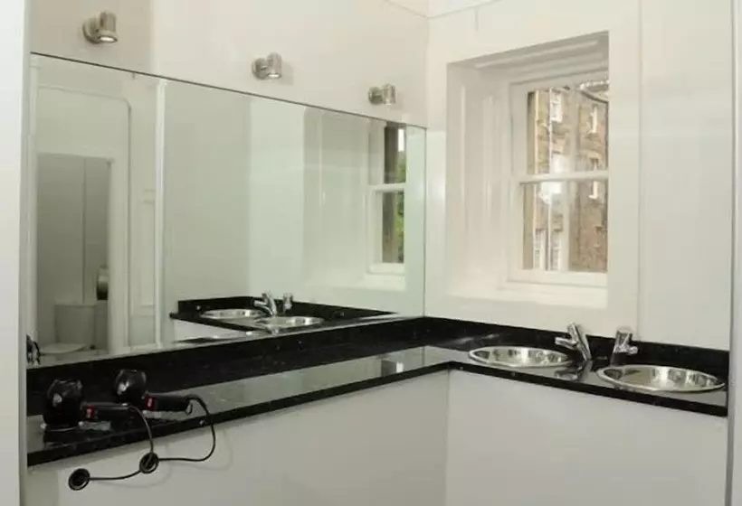 Fotos del hotel West End Hostel:  7