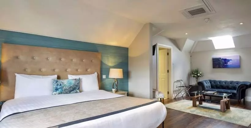 Brook Lodge Boutique