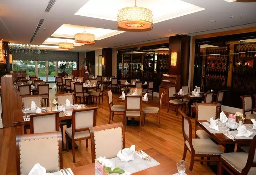 Fotos del hotel Retaj Royale Istanbul:  4