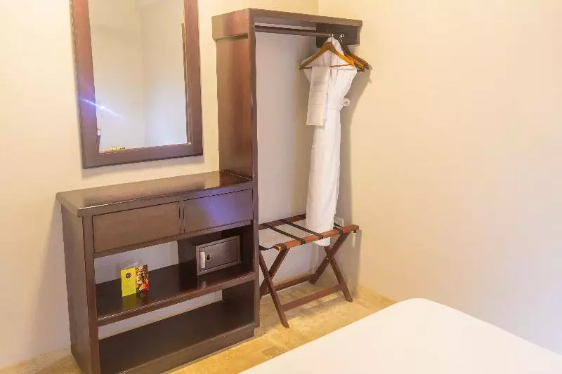 Fotos del hotel 5th Avenue Sol Del Caribe Apart  By Bfh:  9