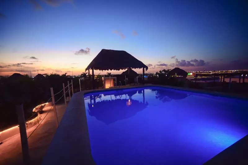 Fotos del hotel Encanto Riviera Condo:  3