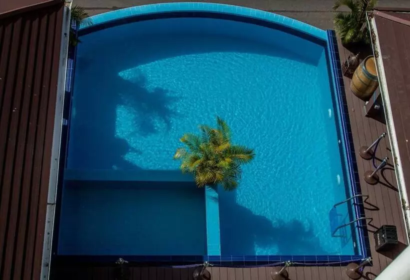 Fotos del hotel Treasure Cove  & Restaurant:  2