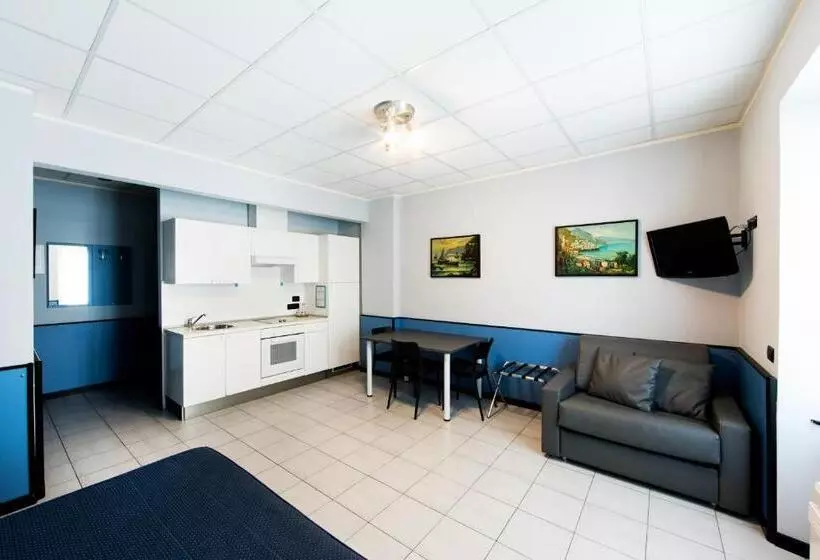 Fotos del hotel Tirreno:  3