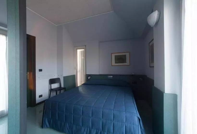 Fotos del hotel Tirreno:  2