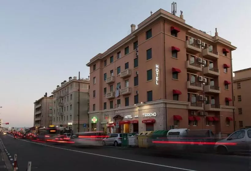 Fotos del hotel Tirreno:  12