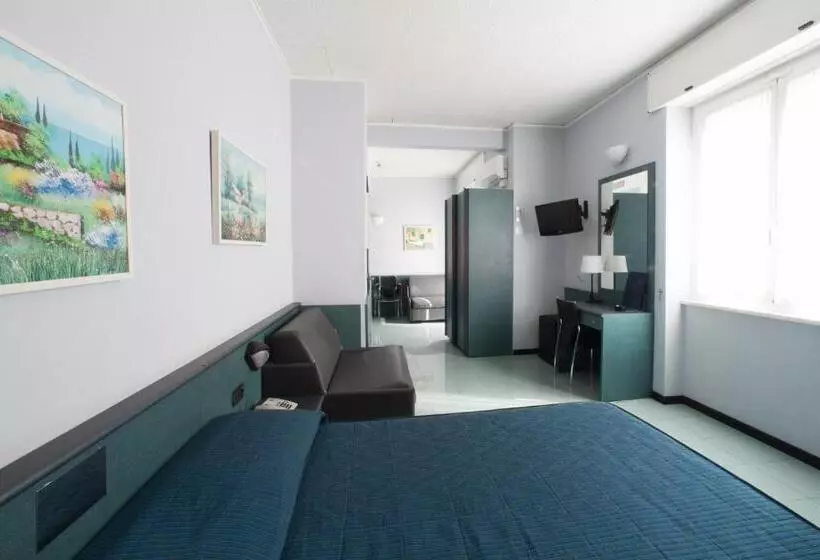 Fotos del hotel Tirreno:  18