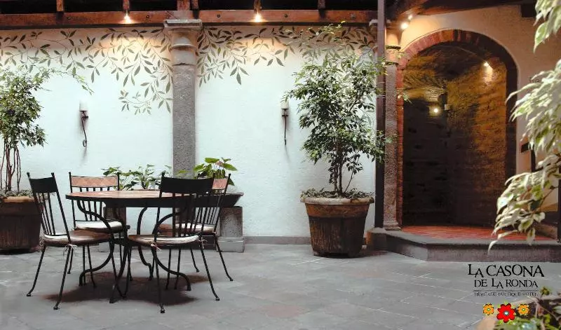 Fotos del hotel La Casona De La Ronda  Boutique & Luxury Apartments:  18