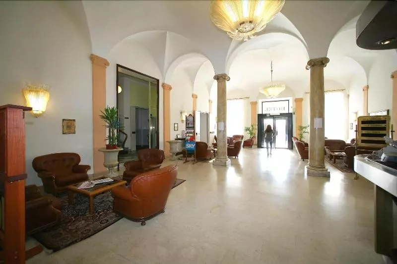 Fotos del hotel Grand  Mediterranée:  4