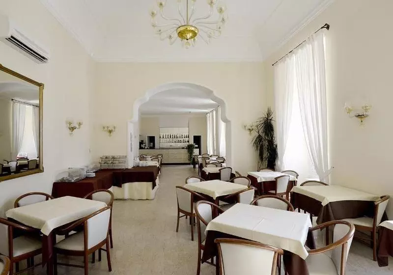 Fotos del hotel Grand  Mediterranée:  13