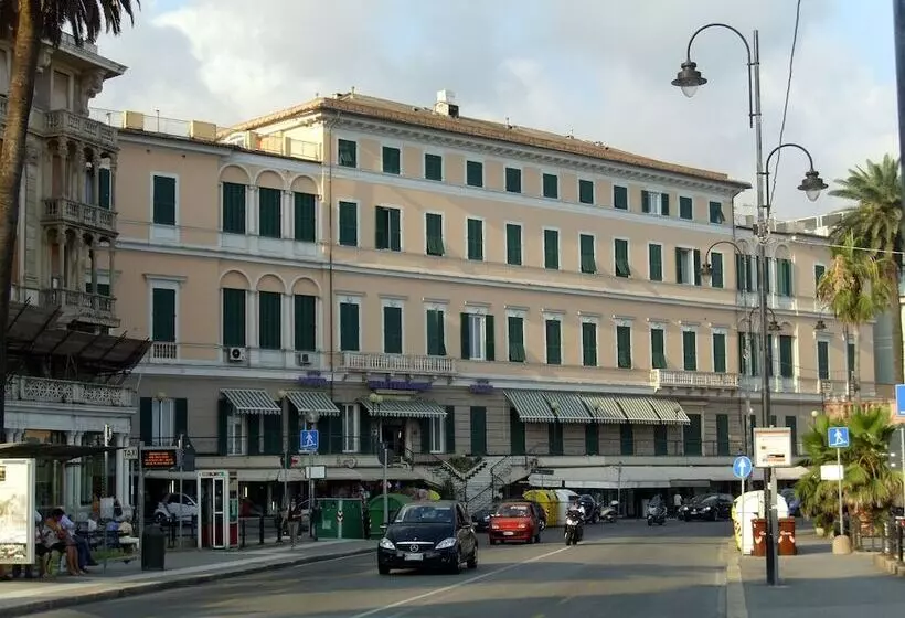 Grand  Mediterranée